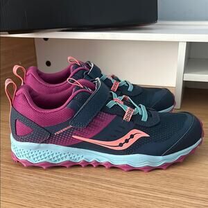 Girls Saucony Peregrine Sneakers Size 6.5